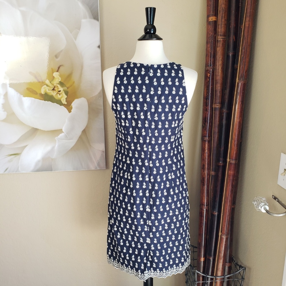 Ann Taylor ~ Navy Floral Eyelet Sheath Dre… - Picture 6 of 6